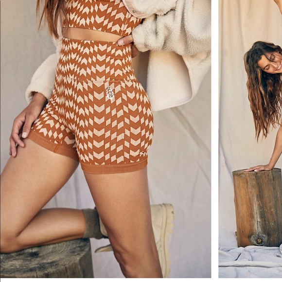 Free People Movement Good Karma Chevron Crop + Short (as a set) - Picture 2 of 13